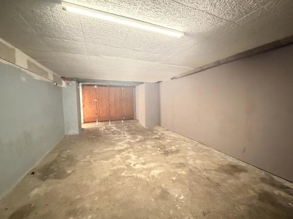 Maison de ville spacieuse avec 4 chambres, à deux pas des commodités