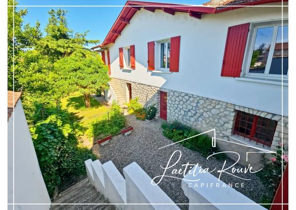 Maison familiale proche canal, 5 chambres, sauna, garage, jardin clos, commodités, bus de ville et écoles à pied