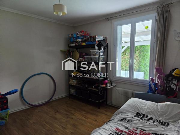 Maison trois chambres, jardin, garage !