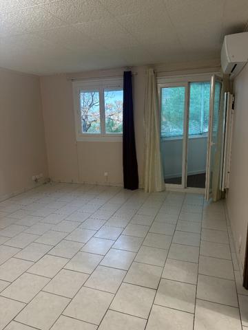 Appartement T3 rénové avec garage à Sète - résidence familiale