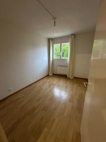 Appartement T3 rénové avec garage à Sète - résidence familiale