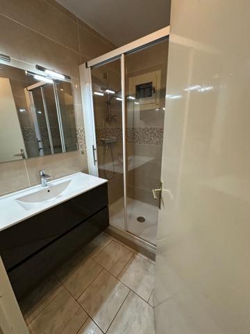 Appartement T3 rénové avec garage à Sète - résidence familiale