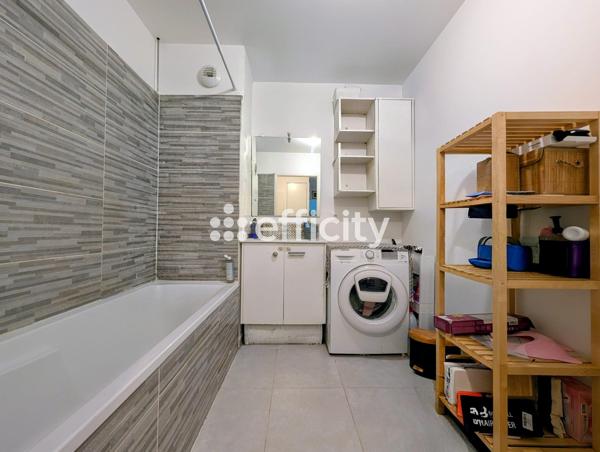 Appartement
         3 pièces
        - 60 m² Exclusivité 205 000 € *
