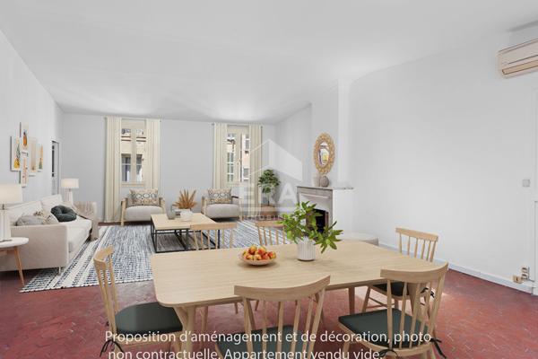 Grand appartement T4 avec terrasse en centre ville d'Aix
