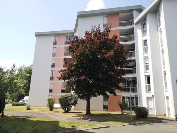 Appartement 2 chambres, Nevers, proche centre-ville, balcon, garage, 2 heures de Paris