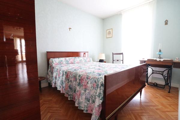 Appartement 2 chambres, Nevers, proche centre-ville, balcon, garage, 2 heures de Paris