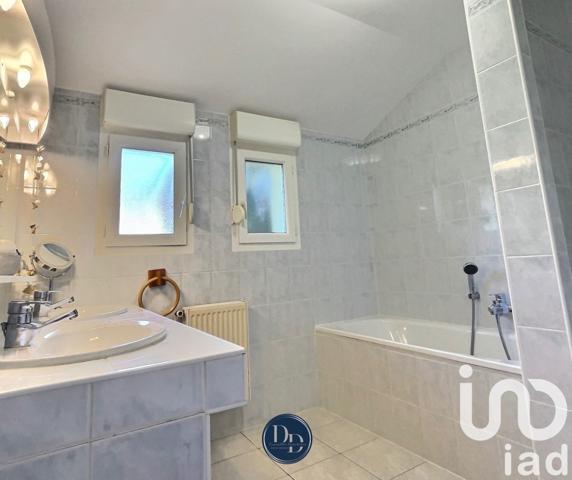 Maison traditionnelle 6 pièces de 148 m² à Châtel-Saint-Germain (57160)