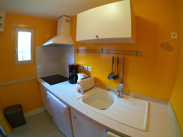 Ensemble immobilier de 3 maisonnettes à 100 de la plage
