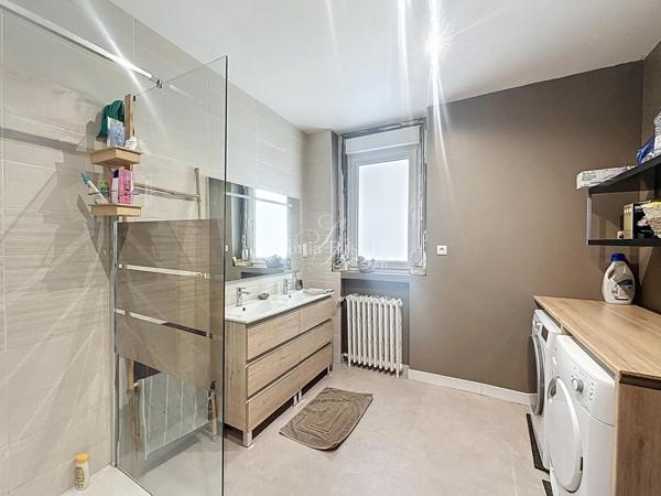 MAISON DE VILLE BEAU VOLUME 4 CHAMBRES