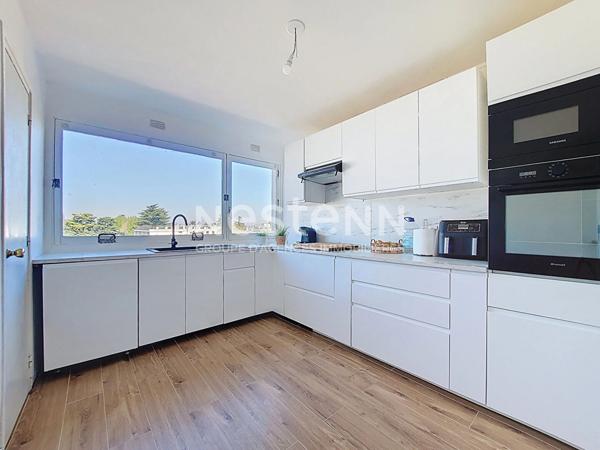 A VENDRE - Dernier étage lumineux avec vue sur jardin à la française - Résidence d'exception à Chilly-Mazarin