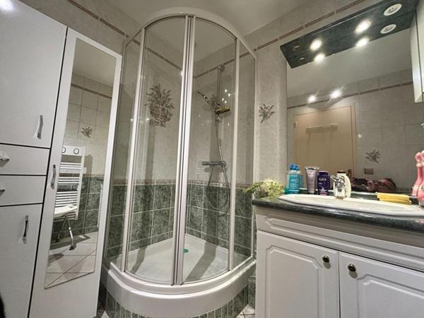 GRISY LES PLATRES MEME. PAVILLON AVEC SUITE PARENTALE EN RDC