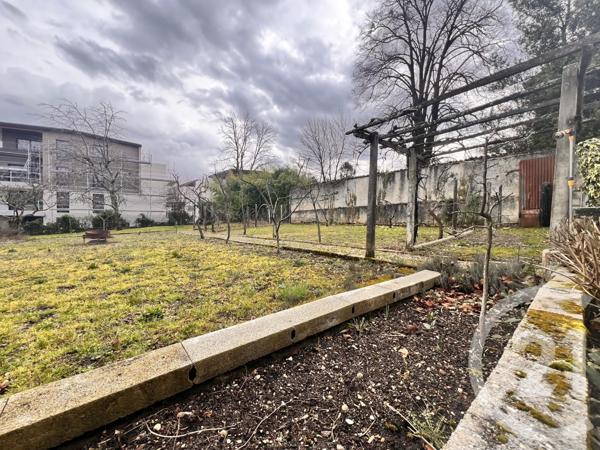 Terrain à vendre  674 m2 VOIRON - 38