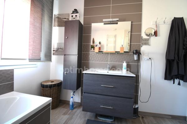 TRES BELLE MAISON INDIVIDUELLE DE 110M2 - TERRAIN 3 ARES 50