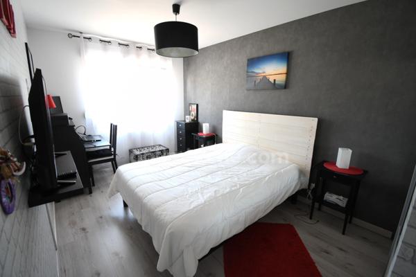 TRES BELLE MAISON INDIVIDUELLE DE 110M2 - TERRAIN 3 ARES 50