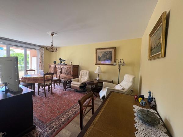 Appartement T4 de 78 m² avec grande terrasse,balcon et parking privatif