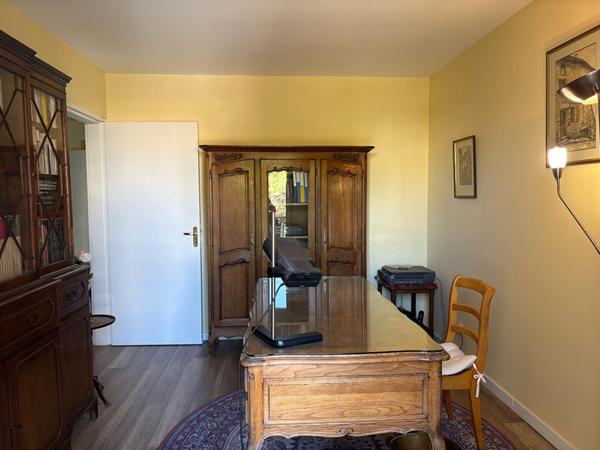 Appartement T4 de 78 m² avec grande terrasse,balcon et parking privatif