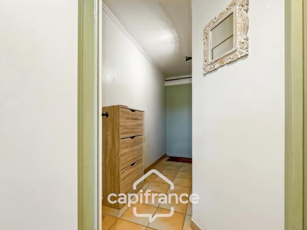 PONT ROYAL — UN APPARTEMENT SIGNATURE AVEC VUE,CLIMATISE , TERRASSE ET 6 COUCHAGES , 2ème et dernier étage sur le lac