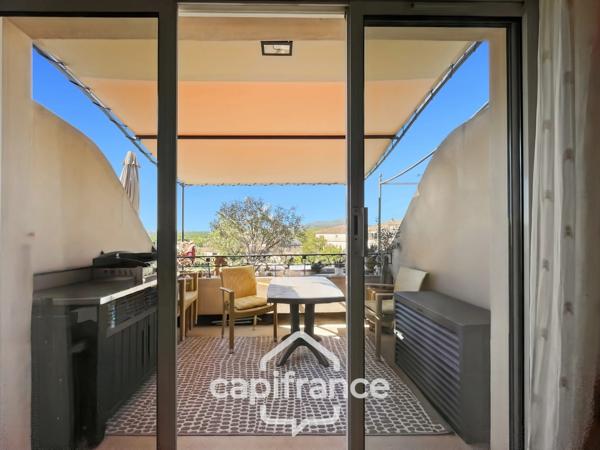 PONT ROYAL — UN APPARTEMENT SIGNATURE AVEC VUE,CLIMATISE , TERRASSE ET 6 COUCHAGES , 2ème et dernier étage sur le lac