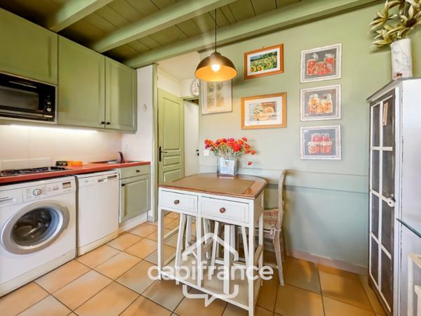 PONT ROYAL — UN APPARTEMENT SIGNATURE AVEC VUE,CLIMATISE , TERRASSE ET 6 COUCHAGES , 2ème et dernier étage sur le lac