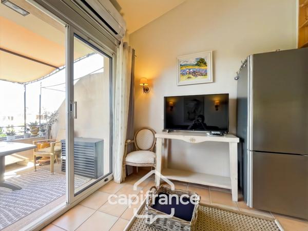 PONT ROYAL — UN APPARTEMENT SIGNATURE AVEC VUE,CLIMATISE , TERRASSE ET 6 COUCHAGES , 2ème et dernier étage sur le lac