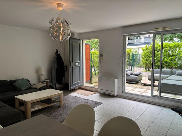 Maison  dans une résidence