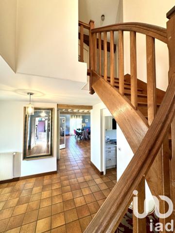 Maison traditionnelle 6 pièces de 175 m² à Saint-Clément (89100)