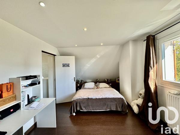 Maison traditionnelle 6 pièces de 175 m² à Saint-Clément (89100)