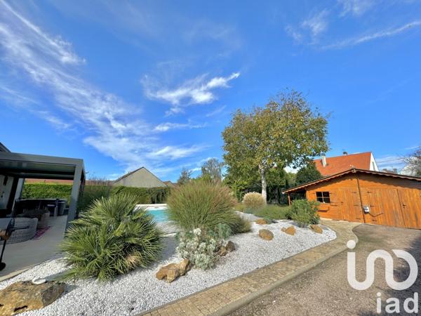 Maison traditionnelle 6 pièces de 175 m² à Saint-Clément (89100)