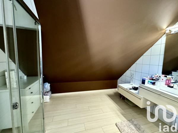 Maison traditionnelle 6 pièces de 175 m² à Saint-Clément (89100)