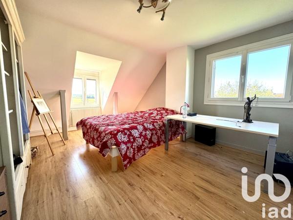 Maison traditionnelle 6 pièces de 175 m² à Saint-Clément (89100)