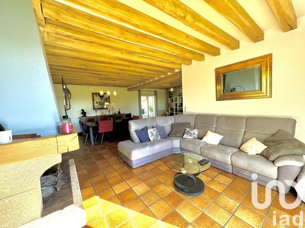 Maison traditionnelle 6 pièces de 175 m² à Saint-Clément (89100)