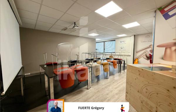 VEUREY-VOROIZE - spécial investisseurs   Local d’activités avec bureaux, 540 m2