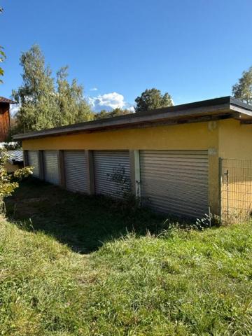 EXCLUSIVITÉ, PASSY ,PLATEAU D'ASSY Terrain constructible de 866 M2 + 5 Garages box fermés , 350 000 Euros