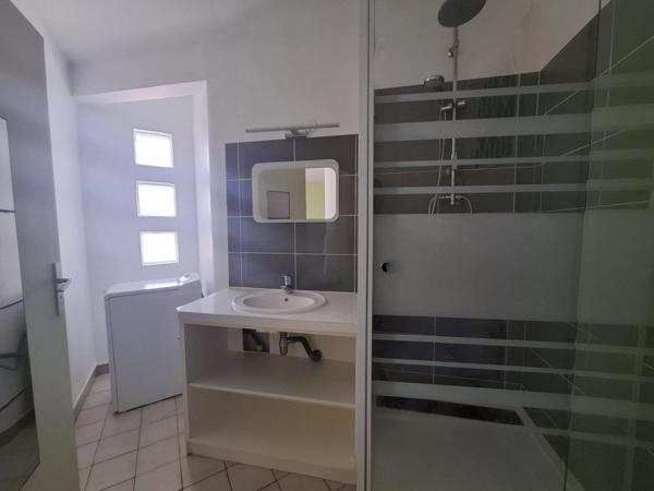 À vendre – Charmant studio - terrasse et parking – Schoelcher - Terreville