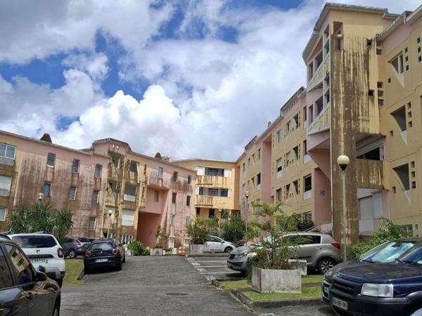 À vendre – Charmant studio - terrasse et parking – Schoelcher - Terreville