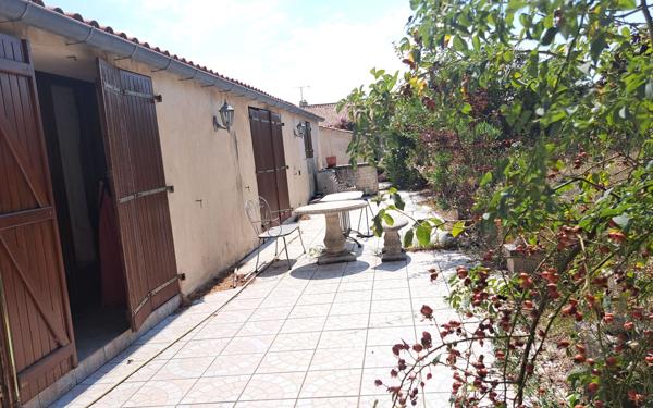 Maison à vendre    6 pièces •  Anais