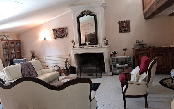 Maison à vendre    6 pièces •  Anais