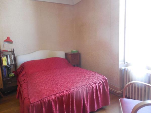 Maison de 106 m² partiellement louée au rez de chaussé.