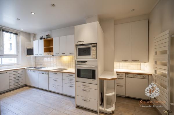 Neuilly-sur-Seine (92200) Neuilly-sur-Seine/Saint-James/Pont de Neuilly/Longchamp – Appartement de 5 pièces de 164,30 m² – 3/4 chambres