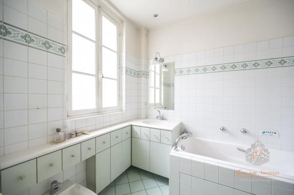 Neuilly-sur-Seine (92200) Neuilly-sur-Seine/Saint-James/Pont de Neuilly/Longchamp – Appartement de 5 pièces de 164,30 m² – 3/4 chambres