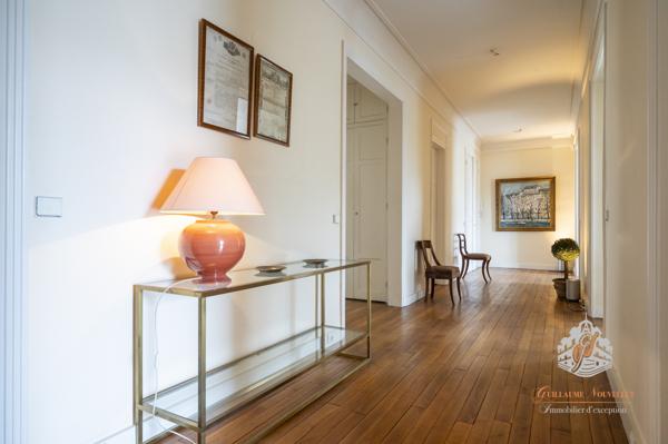 Neuilly-sur-Seine (92200) Neuilly-sur-Seine/Saint-James/Pont de Neuilly/Longchamp – Appartement de 5 pièces de 164,30 m² – 3/4 chambres