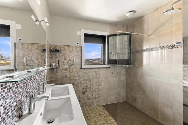 Rare : Villa 183 m2, 4 chambres, calme et vue dégagée
