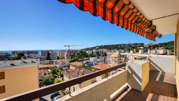 Grand 4 pièces avec 2 terrasses, vue mer garage et cave