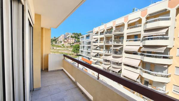Grand 4 pièces avec 2 terrasses, vue mer garage et cave