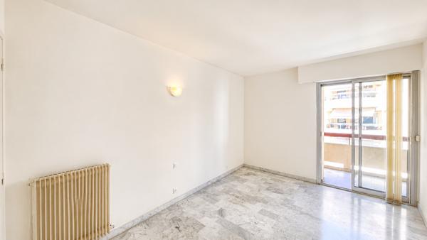 Grand 4 pièces avec 2 terrasses, vue mer garage et cave
