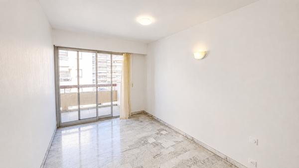 Grand 4 pièces avec 2 terrasses, vue mer garage et cave