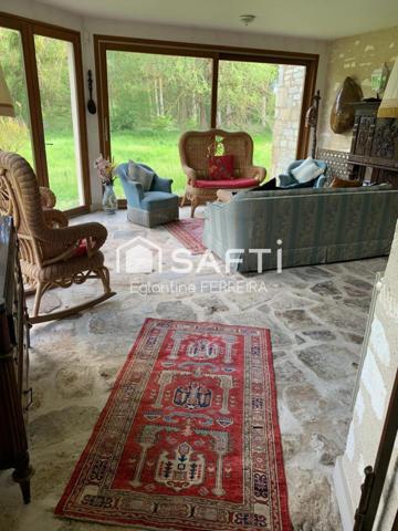 INDRE, à 2h45 de Paris, 25 min de CHÂTEAUROUX , 20 min de l'A20, Manoir restauré avec dépendances sur 2ha