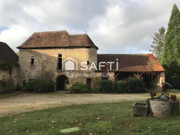 INDRE, à 2h45 de Paris, 25 min de CHÂTEAUROUX , 20 min de l'A20, Manoir restauré avec dépendances sur 2ha