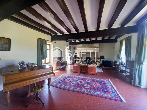 INDRE, à 2h45 de Paris, 25 min de CHÂTEAUROUX , 20 min de l'A20, Manoir restauré avec dépendances sur 2ha