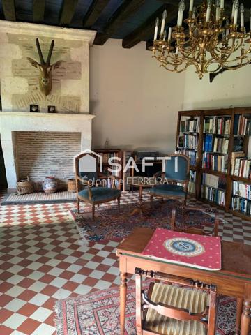 INDRE, à 2h45 de Paris, 25 min de CHÂTEAUROUX , 20 min de l'A20, Manoir restauré avec dépendances sur 2ha